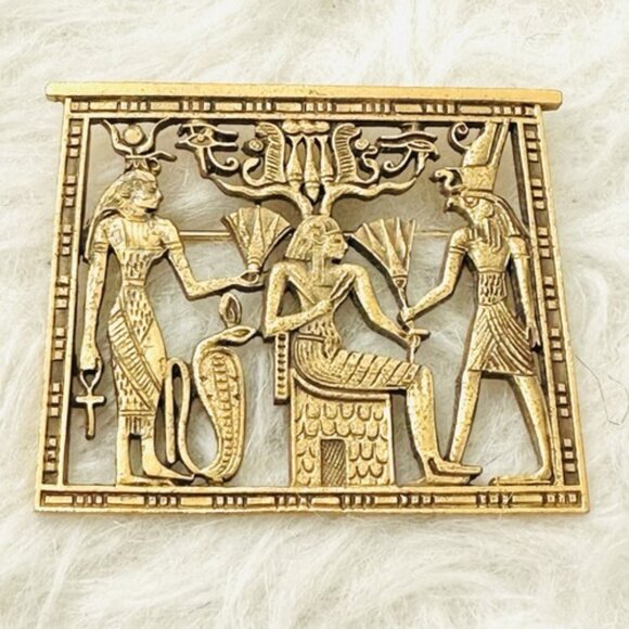 Vintage 1989 Egyptian Scene gold brooch. - Picture 1 of 6